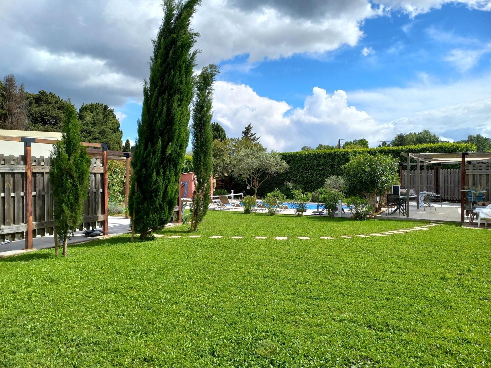 L'En Haut Aramon Экстерьер фото
